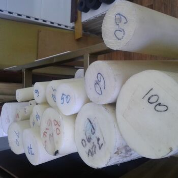 Капролон стержень